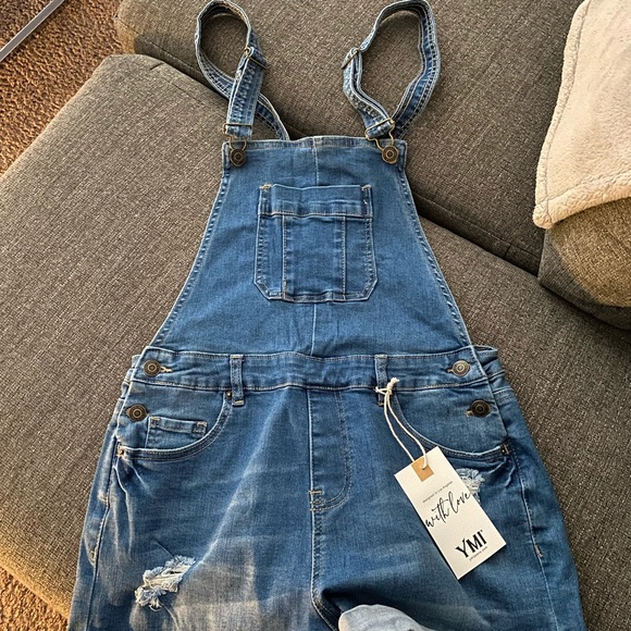 Overall shorts - Picture 2 of 3